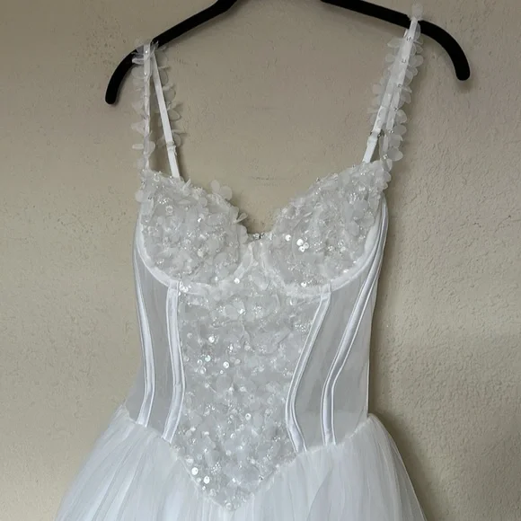 Nathalie House of CB White Wedding Dress - Picture 5 of 16